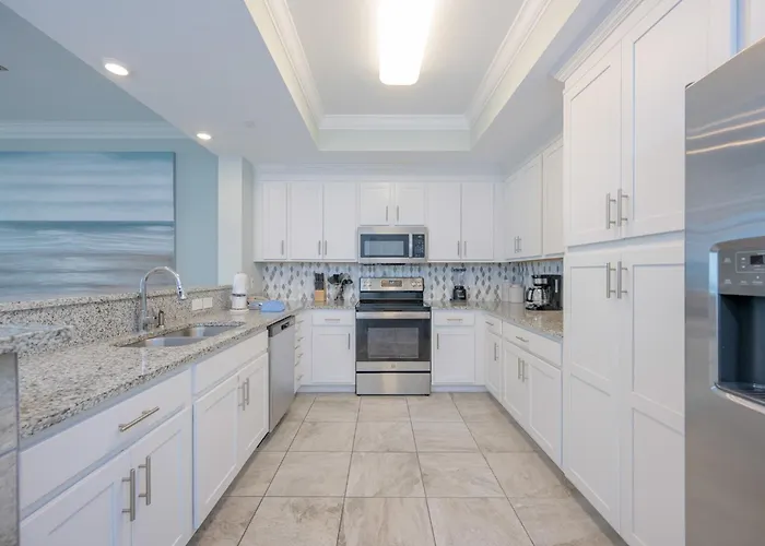 Phoenix Gulf Tower 1603 Apartment